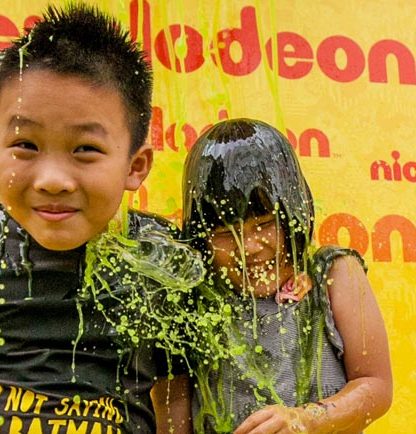Kids get slimed on the Slime Throne at Nickelodeon Slime Cup 2015