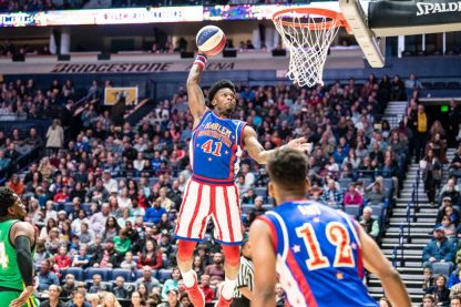 Harlem-globetrotters-Nice-dunk-shot