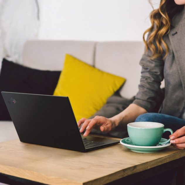 01_Thinkapd_X1_Carbon_Public_Space_A-Cover