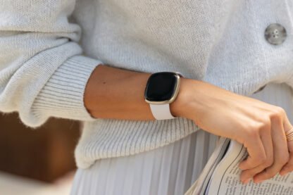 Fitbit_Sense_Lifestyle_Street_Style_justsaying