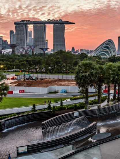 singapores-skyline-at-sunset