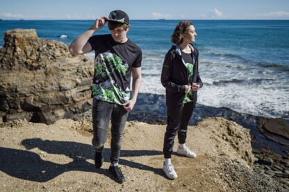 Razer-Kanagawa-Wave-Apparel-Collection-Unvelied-and-Expected-to-Sell-Out-in-Minutes