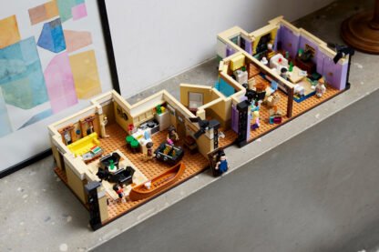 LEGO-Unveils-FRIENDS-Apartments-Set-feature