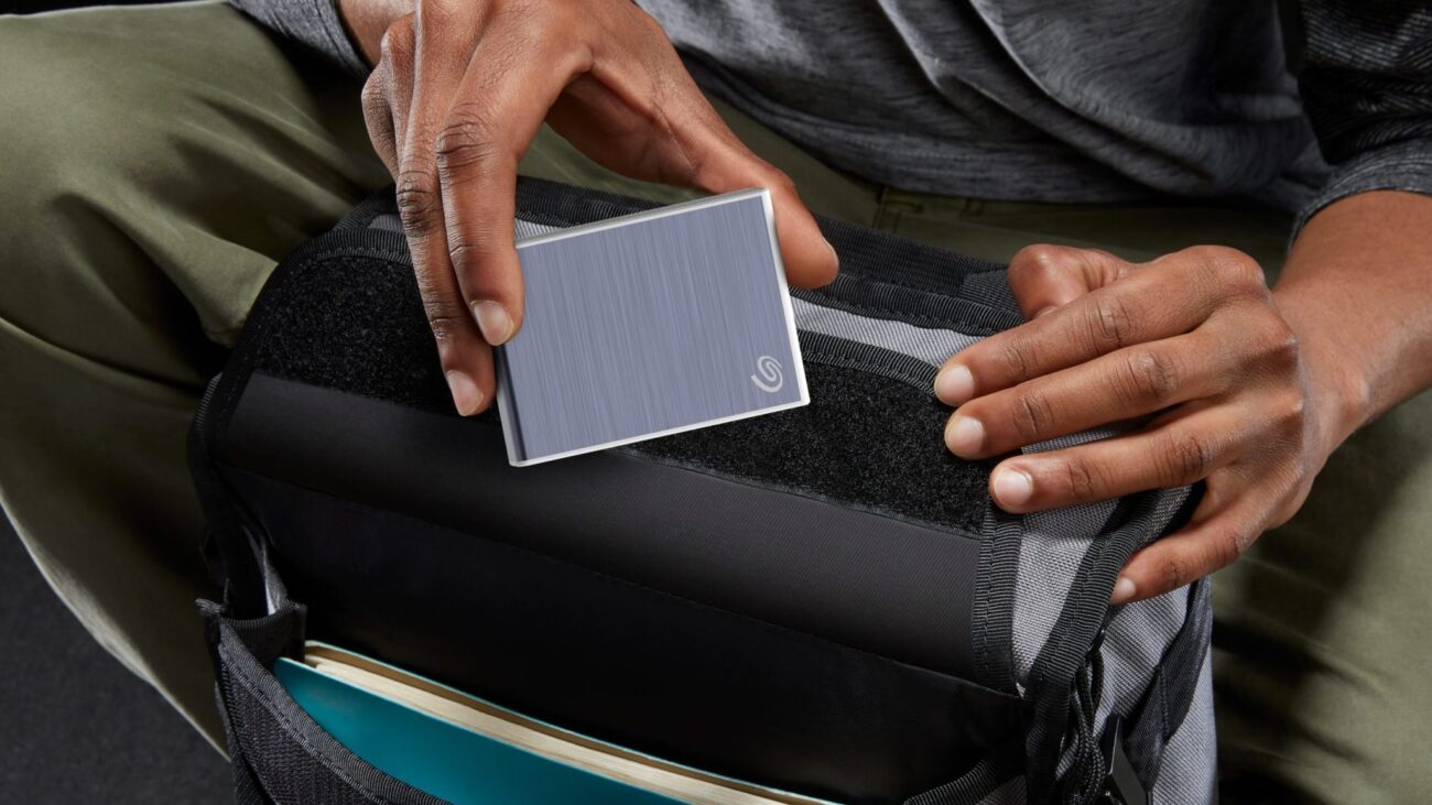 One_Touch_SSD_Blue_Lifestyle_Hi-Res