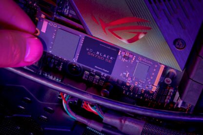 Lifestyle-WD_BLACK-SN750-SE-NVMe-SSD_LR