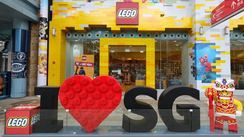The facade is accompanied by a customised Singapore-themed outdoor 3D model, sporting ‘I ❤ SG’