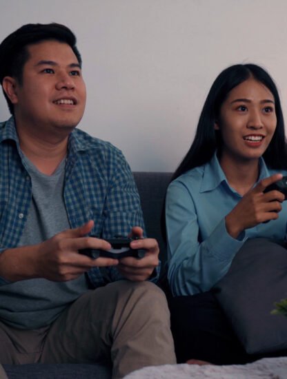 asian-couples-are-having-fun-playing-games-tinder