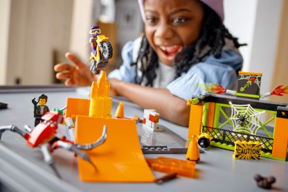 60293-LEGO-CITY-Stunt-Park
