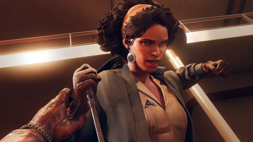 Julianne catches Colt by surprise as she attempts to take him out in Deathloop.