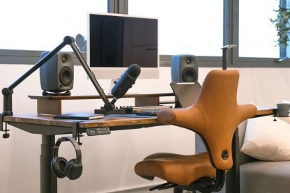 Omnidesk-Ascen-Hero-Feature-Shot