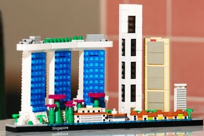 LEGO-Architecture-Skyline-Collection_-Singapore-3b