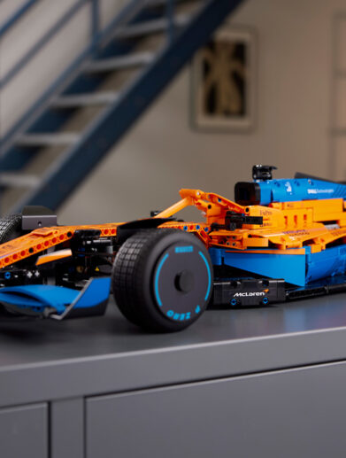 LEGO-Technic-McLaren-Formula-1-Race-Car-17