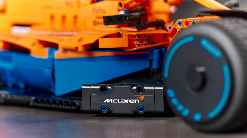 LEGO-Technic-McLaren-Formula-1-Race-Car-7