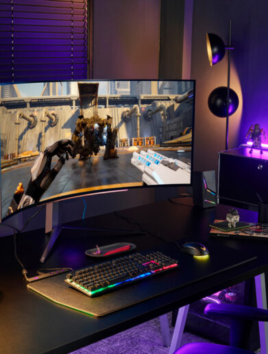 UltraGear-45GR95QE-Lifestyle-02