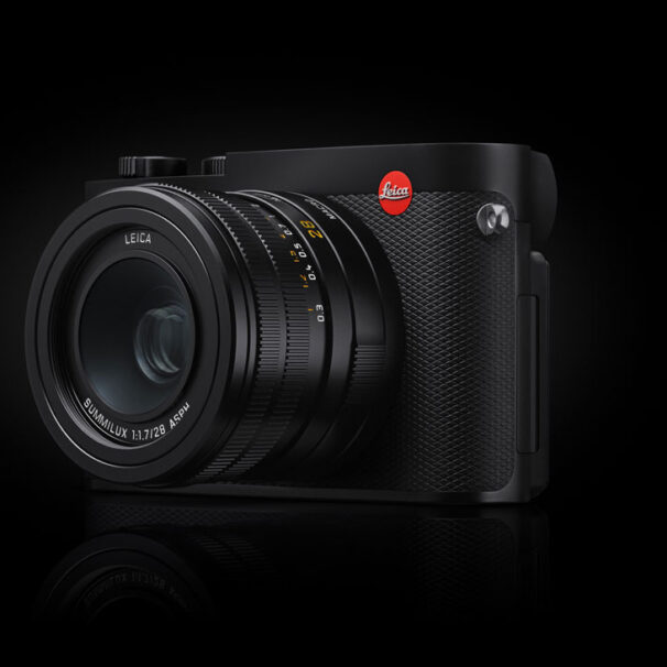 19080_Leica_Q3_hero_45_blk_HiRes_RGB