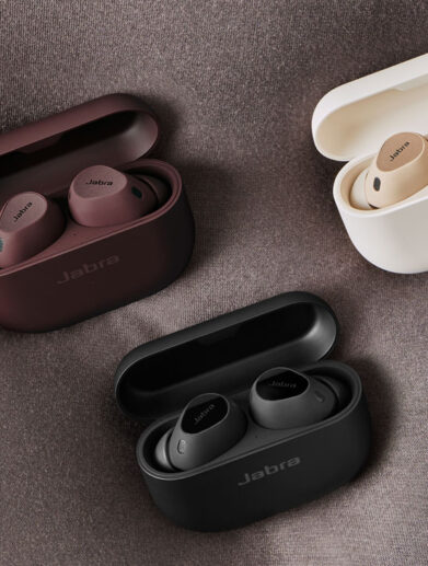 Jabra-Elite-10-Cream-Cocoa-Gloss-Black-Contextual-Beauty-Large-RGB-Landscape