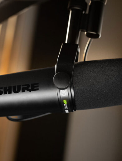 SM7dB_Still_Podcaster_Side_Horizontal
