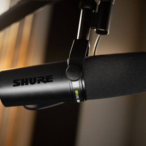 SM7dB_Still_Podcaster_Side_Horizontal