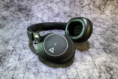 poly-voyager-surround-80-uc-feature