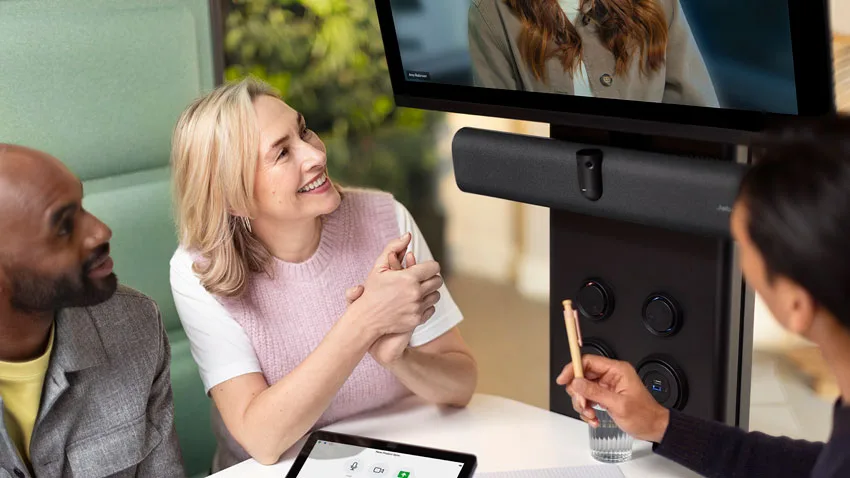 Jabra-PanaCast-40-VBS-Lifestyle-Image-4-Zoom-Small