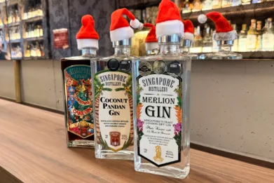 singapore-distillery-christmas-botlles-feature