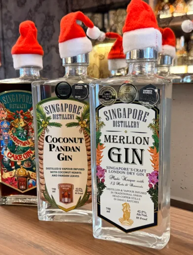 singapore-distillery-christmas-botlles-feature